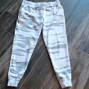 Z supply camo joggers